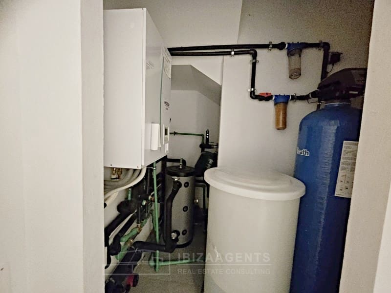 5 slaapkamer Villa te koop in Santa Eulalia / Santa Eularia met zwembad - € 2.700.000 (Ref: 9762007)