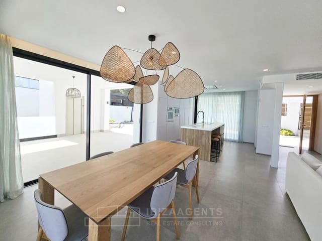 5 slaapkamer Villa te koop in Santa Eulalia / Santa Eularia met zwembad - € 2.470.000 (Ref: 9762007)
