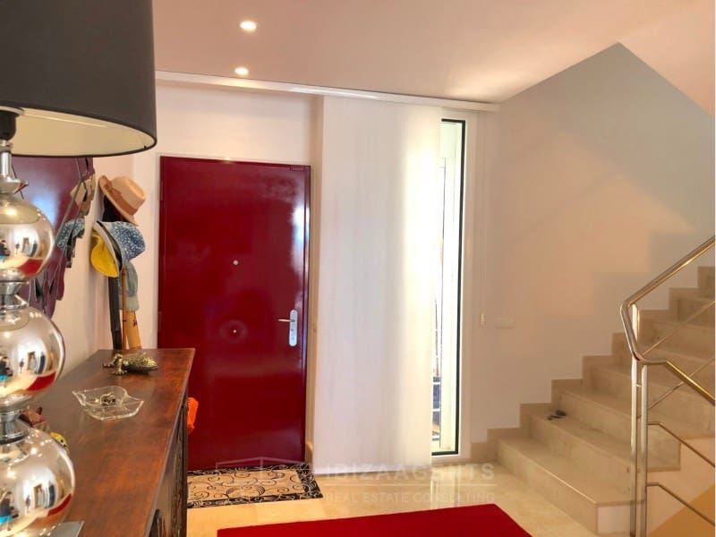 4 Zimmer Villa zu verkaufen in La Siesta mit Pool Garage - 3.980.000 € (Ref: 9824914)