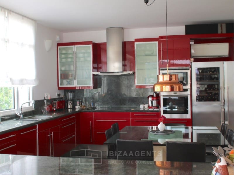 4 Zimmer Villa zu verkaufen in La Siesta mit Pool Garage - 3.980.000 € (Ref: 9824914)