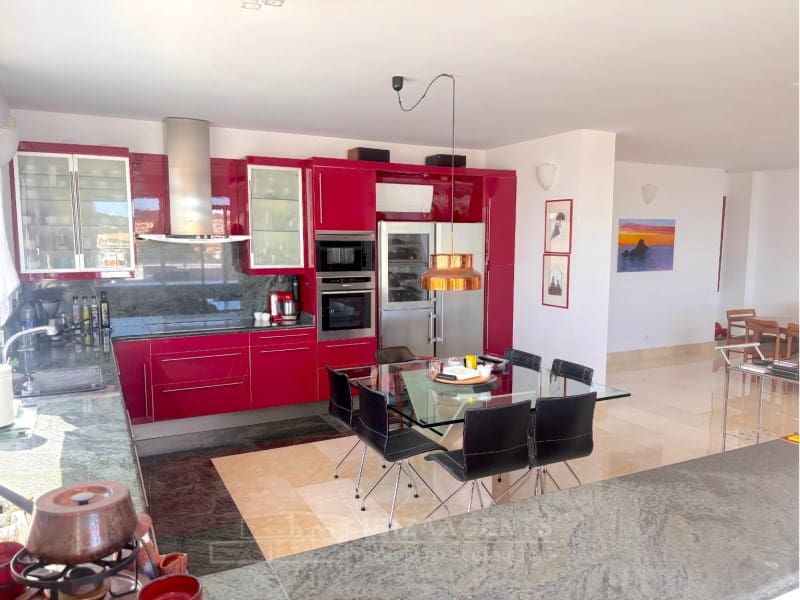 4 Zimmer Villa zu verkaufen in La Siesta mit Pool Garage - 3.980.000 € (Ref: 9824914)