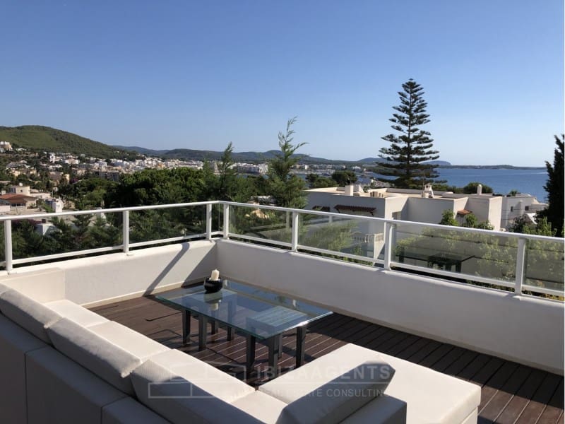 4 Zimmer Villa zu verkaufen in La Siesta mit Pool Garage - 3.980.000 € (Ref: 9824914)
