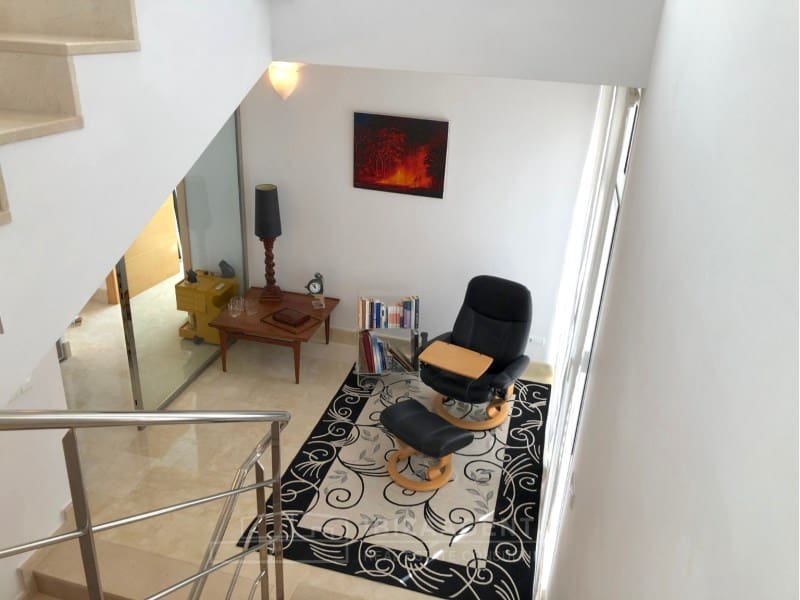 4 Zimmer Villa zu verkaufen in La Siesta mit Pool Garage - 3.980.000 € (Ref: 9824914)