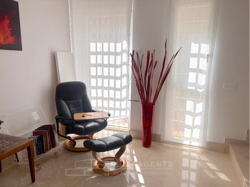 4 Zimmer Villa zu verkaufen in La Siesta mit Pool Garage - 3.980.000 € (Ref: 9824914)