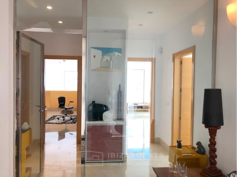 4 Zimmer Villa zu verkaufen in La Siesta mit Pool Garage - 3.980.000 € (Ref: 9824914)