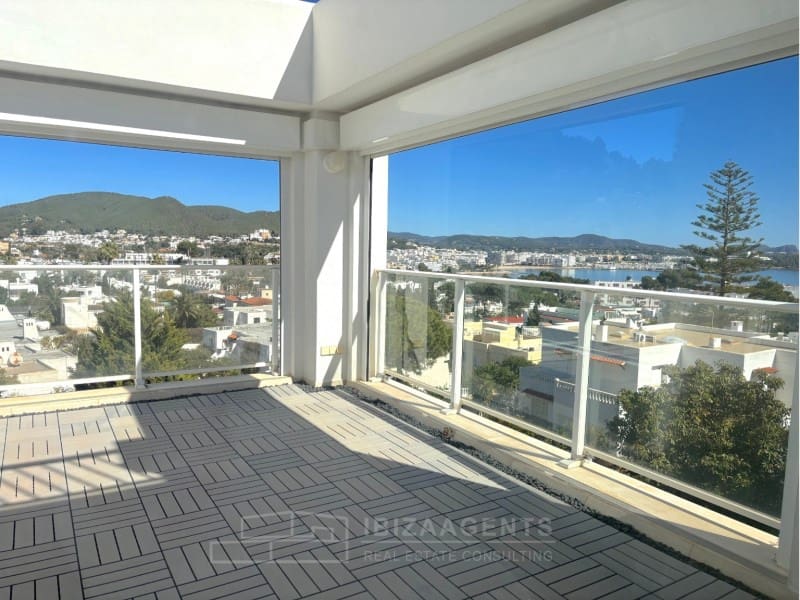 4 Zimmer Villa zu verkaufen in La Siesta mit Pool Garage - 3.980.000 € (Ref: 9824914)