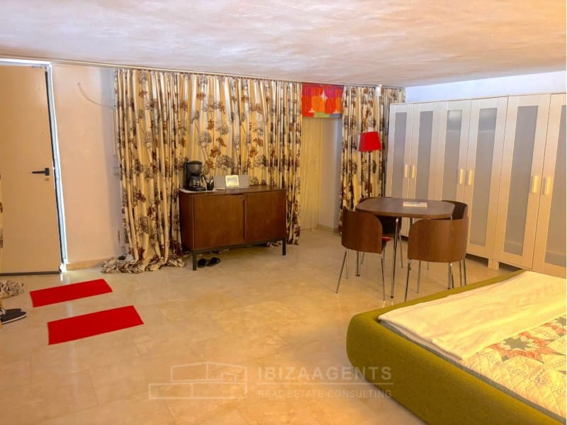 4 Zimmer Villa zu verkaufen in La Siesta mit Pool Garage - 3.980.000 € (Ref: 9824914)