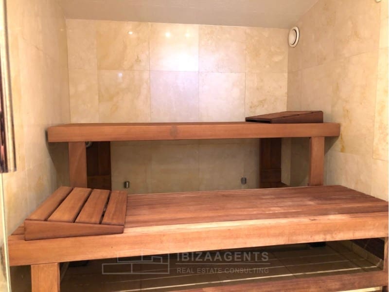 4 Zimmer Villa zu verkaufen in La Siesta mit Pool Garage - 3.980.000 € (Ref: 9824914)