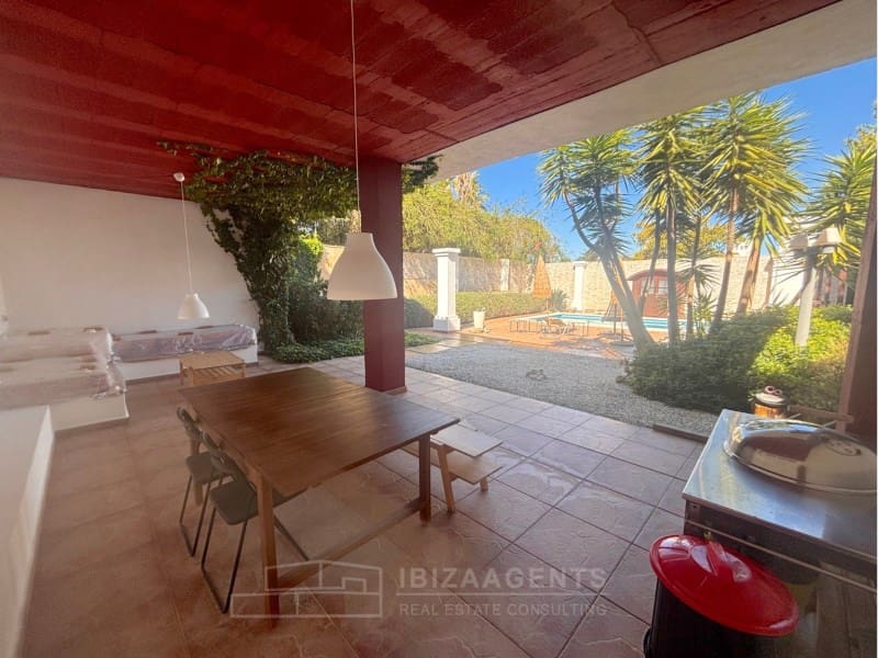 4 Zimmer Villa zu verkaufen in La Siesta mit Pool Garage - 3.980.000 € (Ref: 9824914)