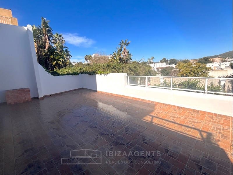 4 Zimmer Villa zu verkaufen in La Siesta mit Pool Garage - 3.980.000 € (Ref: 9824914)