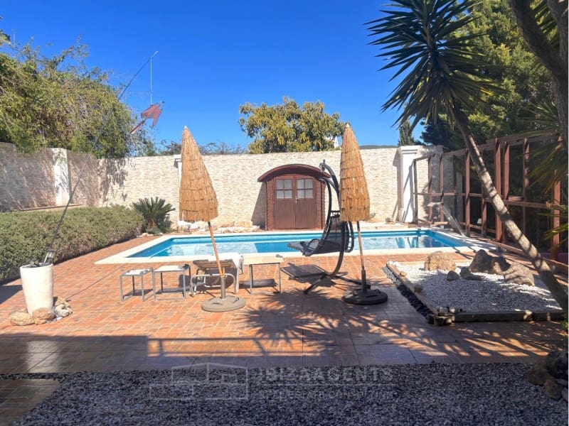 4 Zimmer Villa zu verkaufen in La Siesta mit Pool Garage - 3.980.000 € (Ref: 9824914)