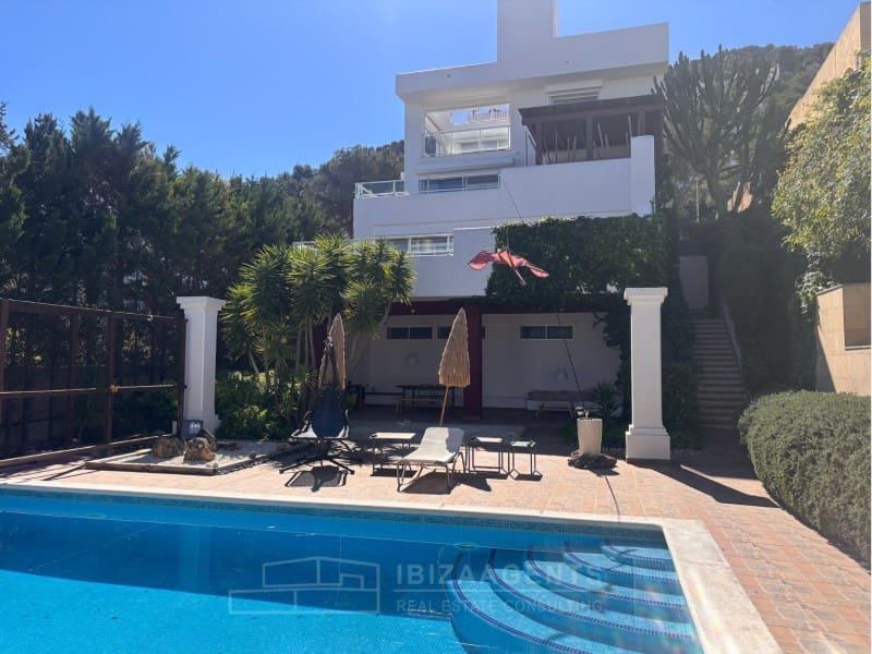 4 Zimmer Villa zu verkaufen in La Siesta mit Pool Garage - 3.980.000 € (Ref: 9824914)