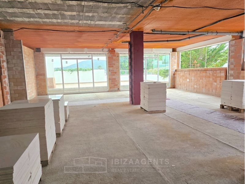 4 Zimmer Villa zu verkaufen in La Siesta mit Pool Garage - 3.980.000 € (Ref: 9824914)