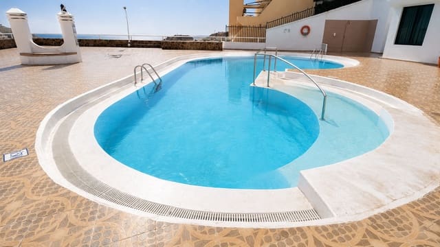 1 bedroom Apartment for sale in Amadores, Mogán with pool garage - € 185,000 (Ref: 10015096)