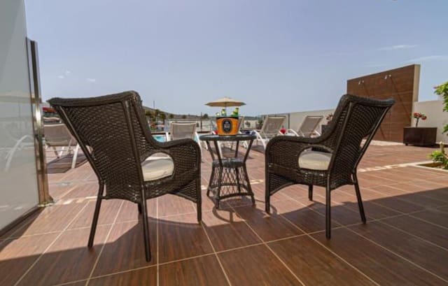 Appartement de 2 chambres à louer à Arguineguín, Mogán avec piscine - 1 600 € (Ref: 10022053)