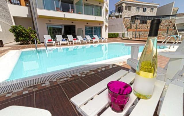 Appartement de 2 chambres à louer à Arguineguín, Mogán avec piscine - 1 600 € (Ref: 10022053)