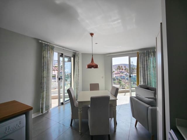 Appartement de 2 chambres à louer à Arguineguín, Mogán avec piscine - 1 600 € (Ref: 10022053)