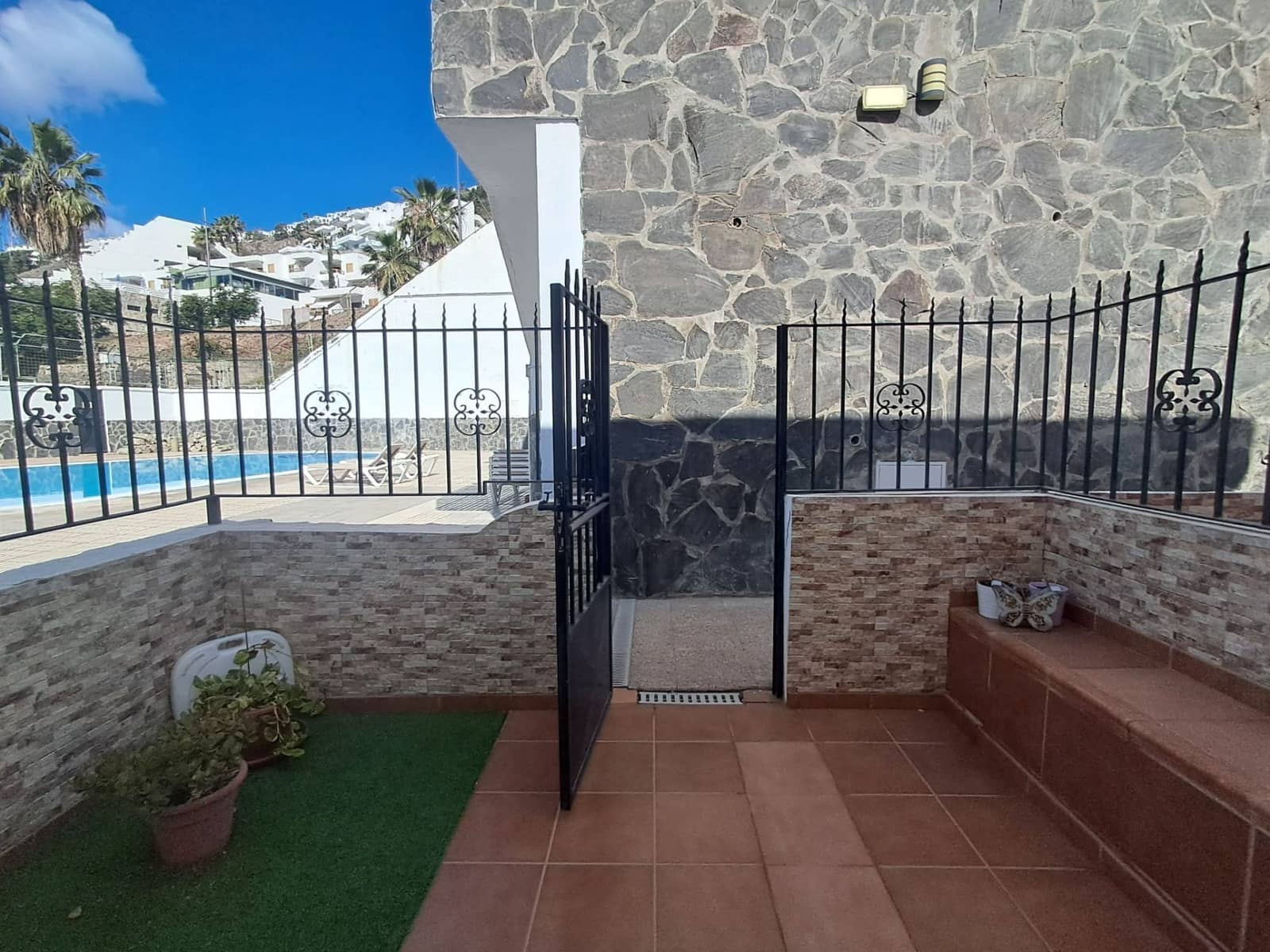 2 Zimmer Haus zu vermieten in Puerto Rico mit Pool Garage - 1.200 € (Ref: 10101587)