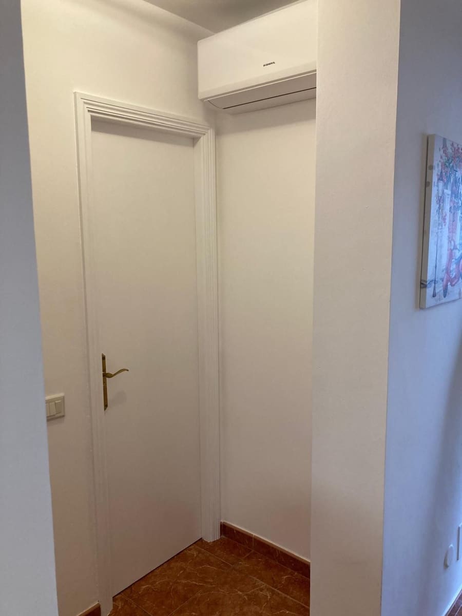 1 makuuhuone Huoneisto vuokrattavana paikassa Mogan mukana uima-altaan - 900 € (Ref: 10123487)