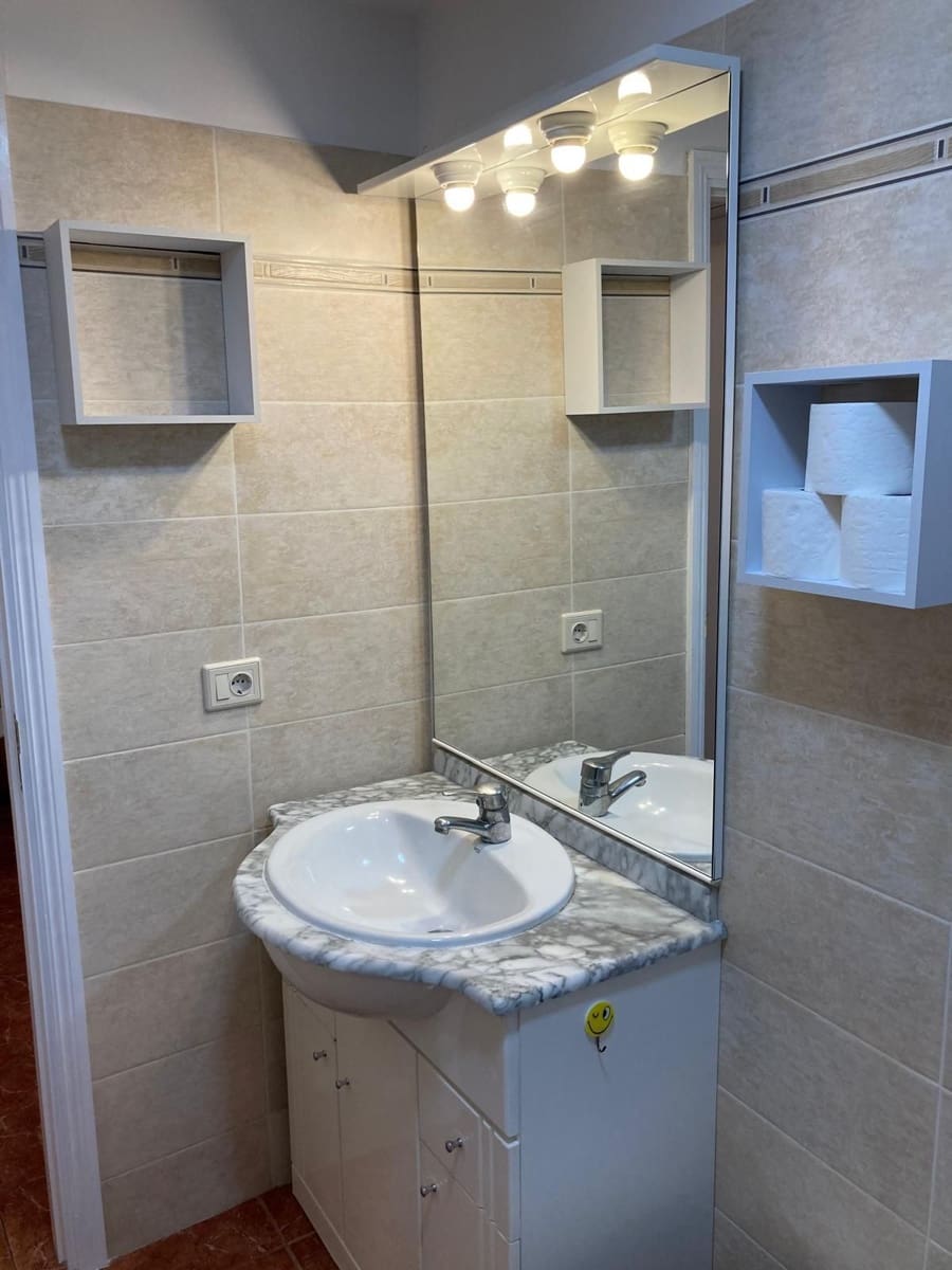 1 makuuhuone Huoneisto vuokrattavana paikassa Mogan mukana uima-altaan - 900 € (Ref: 10123487)