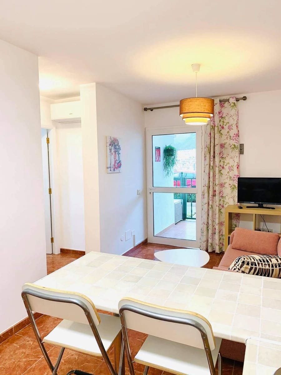 1 makuuhuone Huoneisto vuokrattavana paikassa Mogan mukana uima-altaan - 900 € (Ref: 10123487)