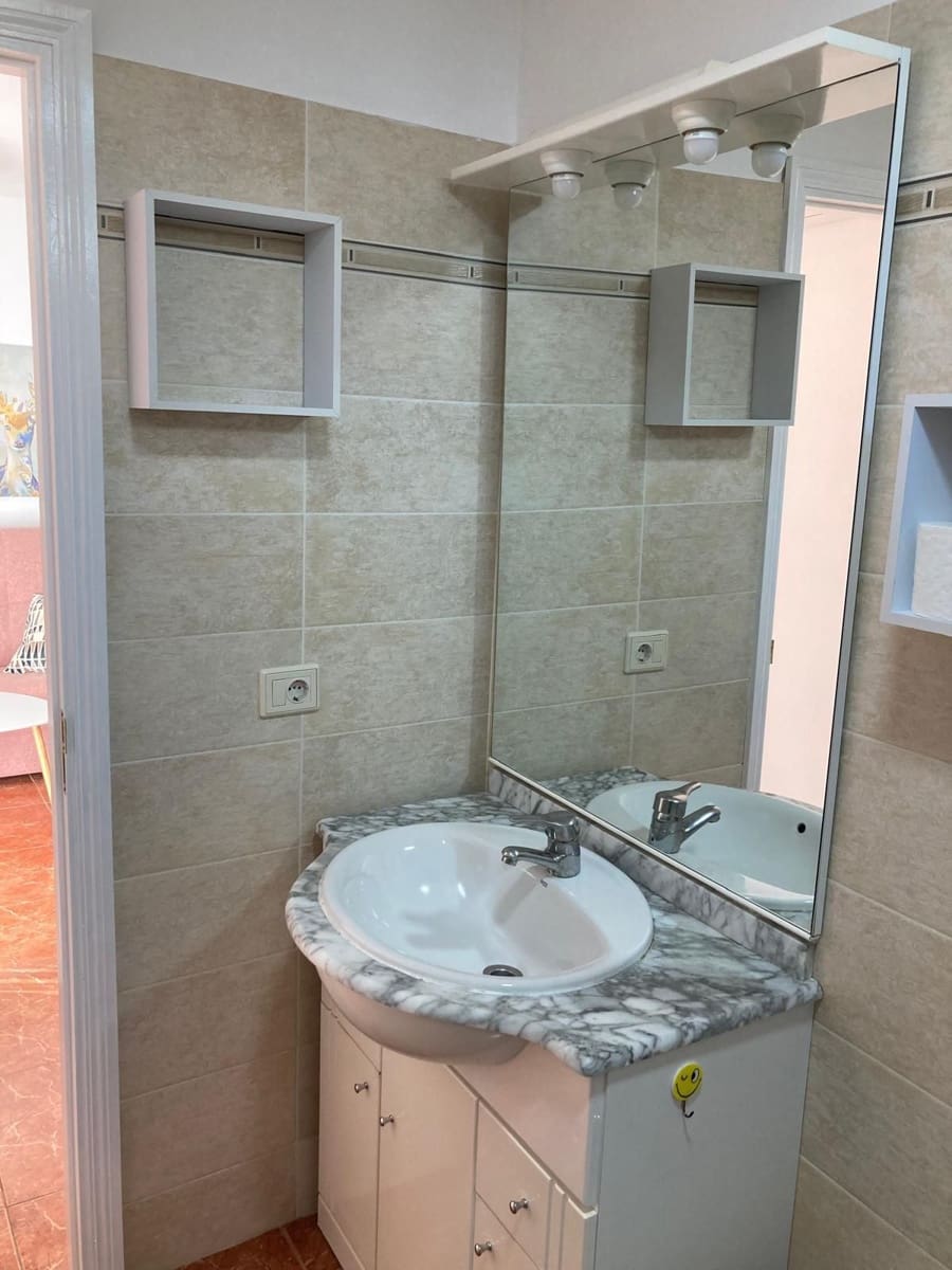 1 makuuhuone Huoneisto vuokrattavana paikassa Mogan mukana uima-altaan - 900 € (Ref: 10123487)