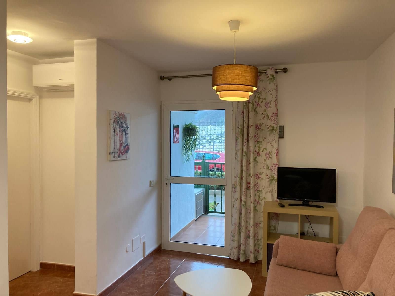 1 makuuhuone Huoneisto vuokrattavana paikassa Mogan mukana uima-altaan - 900 € (Ref: 10123487)