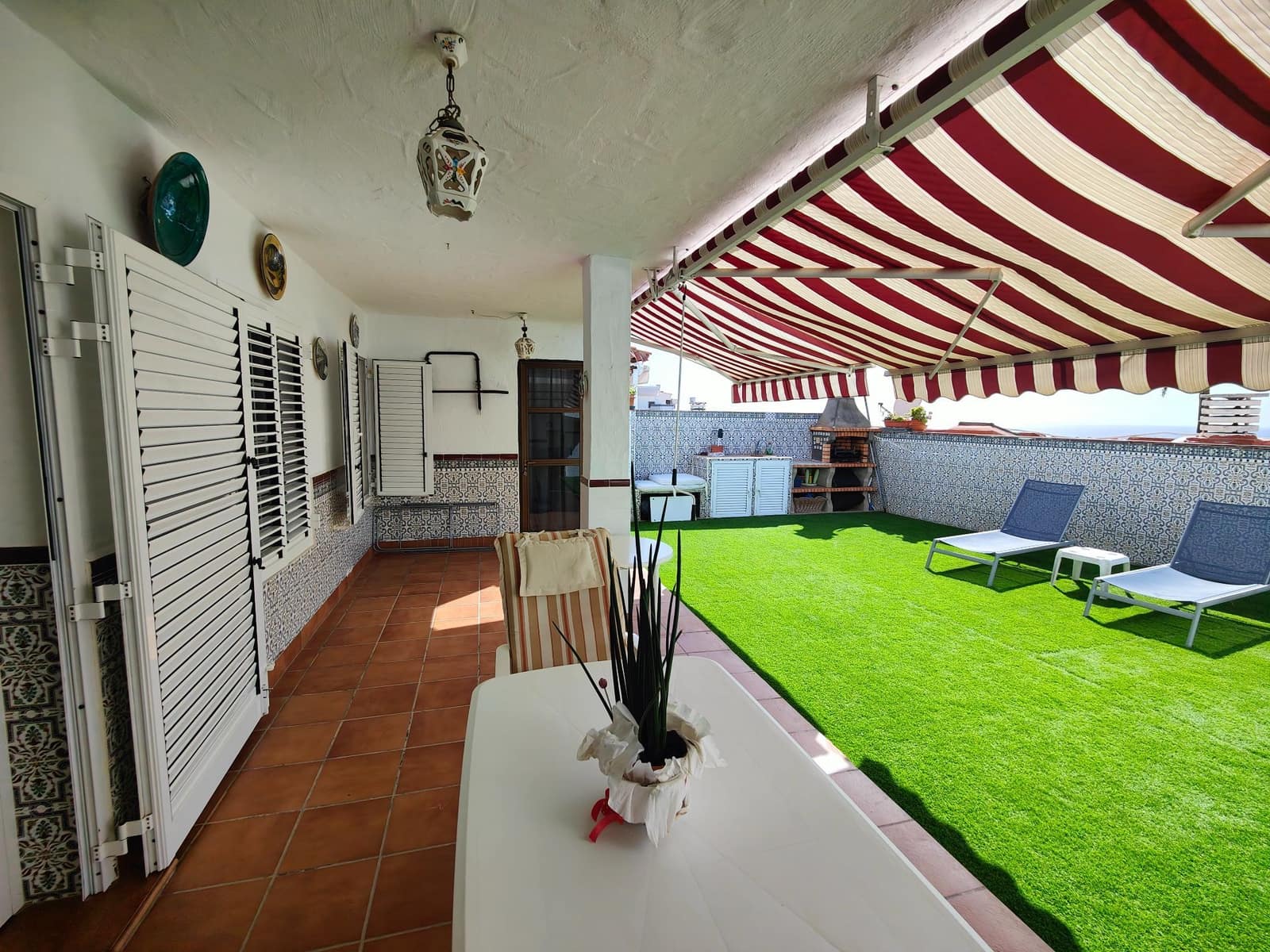 2 soverom Kjedet enebolig til leie i Los Caideros med svømmebasseng garasje - € 1 300 (Ref: 3158549)