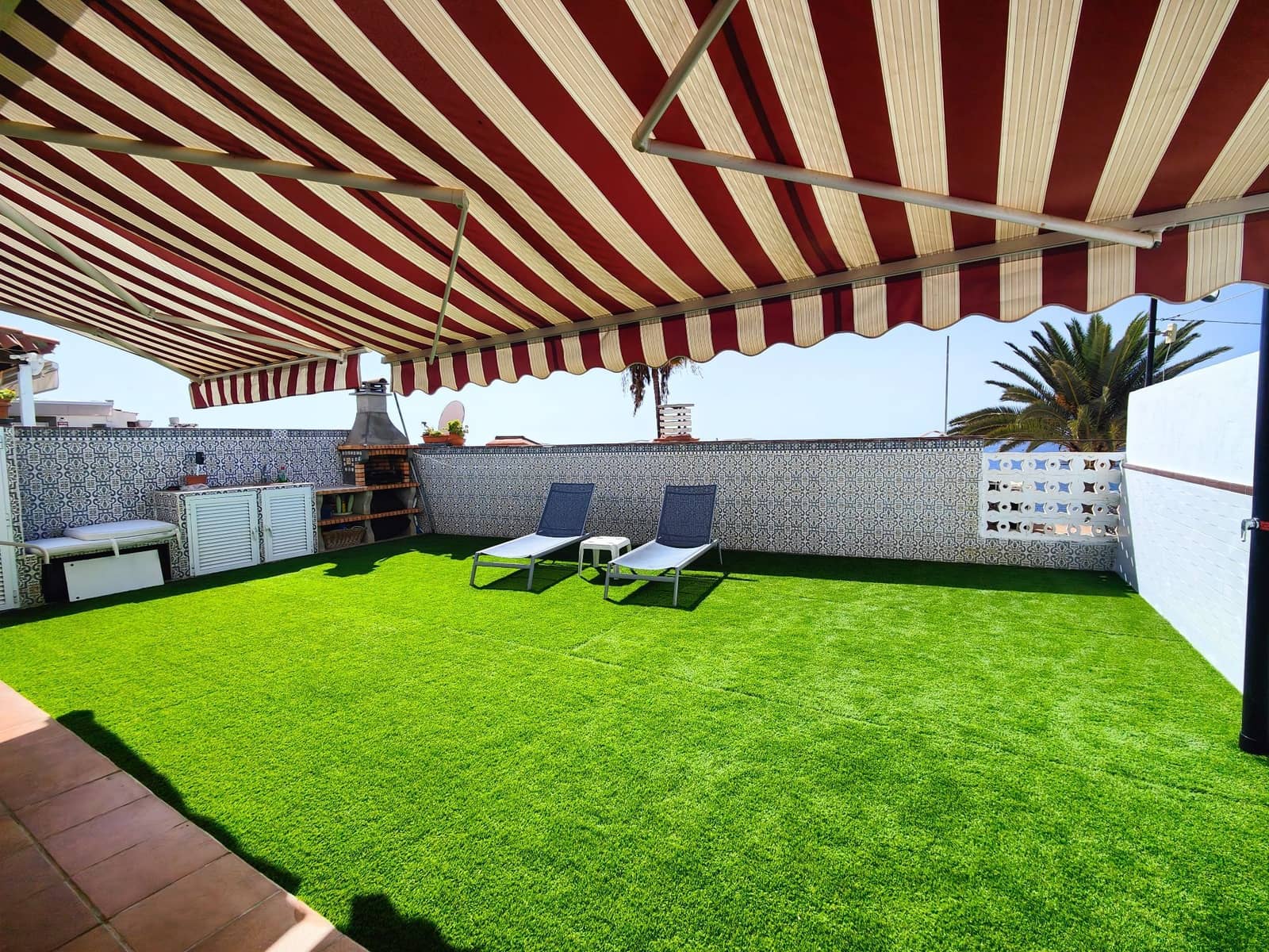 2 soverom Kjedet enebolig til leie i Los Caideros med svømmebasseng garasje - € 1 300 (Ref: 3158549)