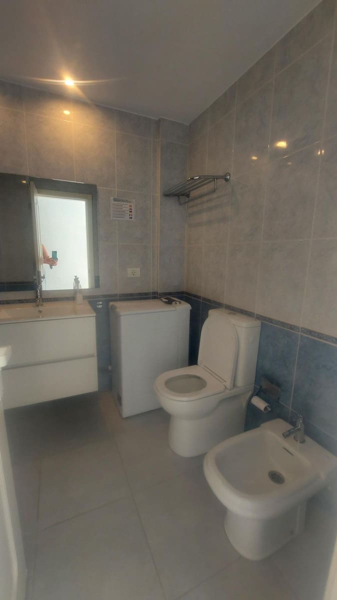 1 makuuhuone Huoneisto vuokrattavana paikassa Playa del Cura mukana uima-altaan - 800 € (Ref: 5942630)