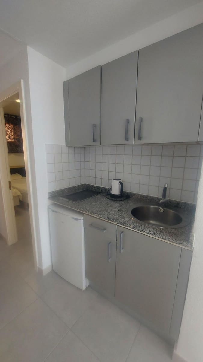 1 makuuhuone Huoneisto vuokrattavana paikassa Playa del Cura mukana uima-altaan - 800 € (Ref: 5942630)