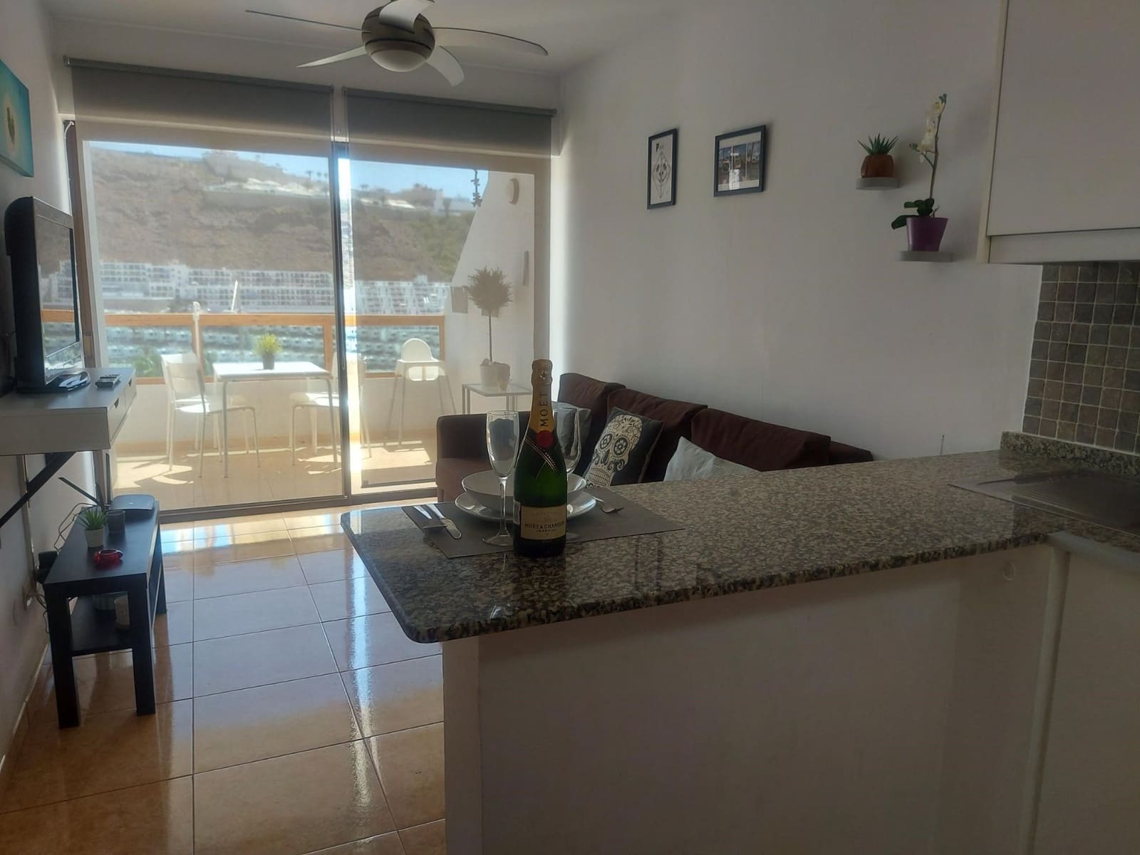 1 slaapkamer Appartement voor vakantieverhuur in Puerto Rico met zwembad garage - € 550 (Ref: 6002765)