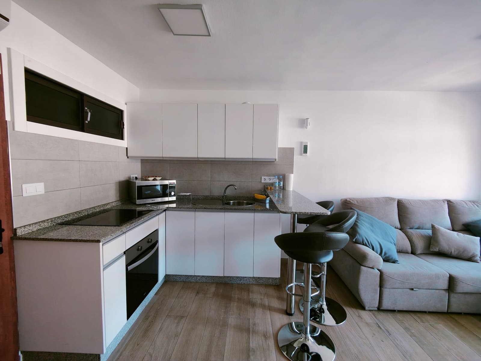 1 bedroom Apartment for rent in Mogan with pool garage - € 1,075 (Ref: 6383277)
