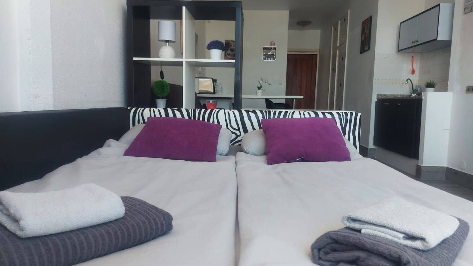 1 slaapkamer Appartement voor vakantieverhuur in Puerto Rico met zwembad garage - € 490 (Ref: 7477300)