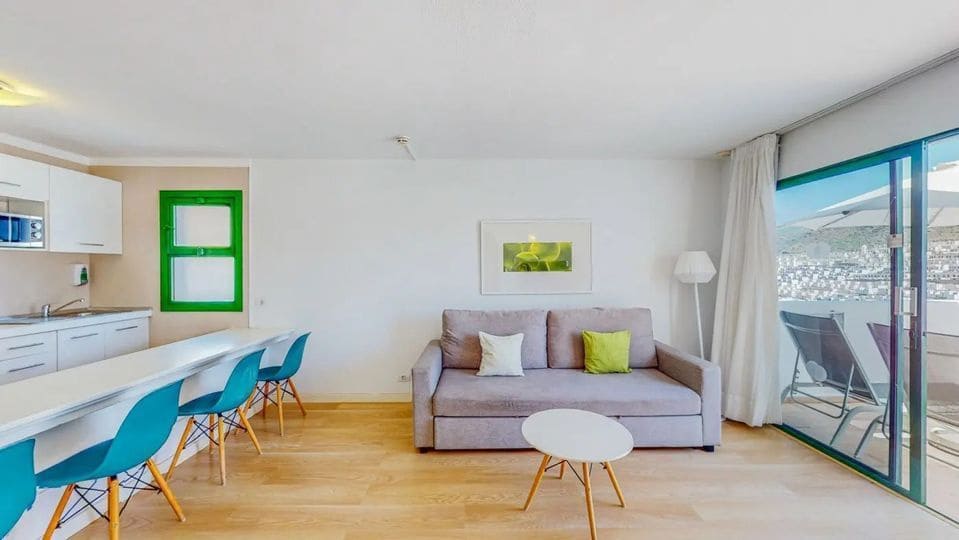 2 bedroom Apartment for rent in Puerto Rico with pool - € 1,400 (Ref: 8148161)