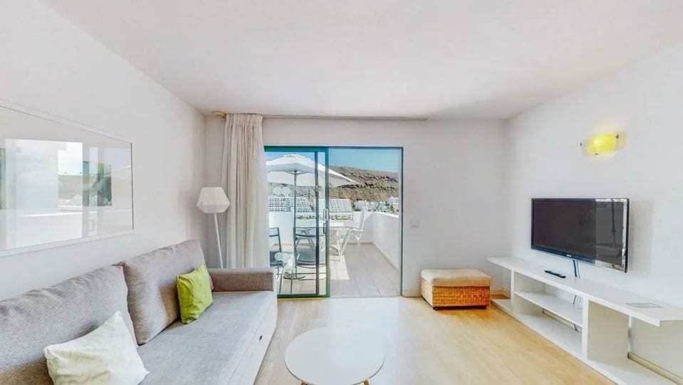 2 bedroom Apartment for rent in Puerto Rico with pool - € 1,400 (Ref: 8148161)