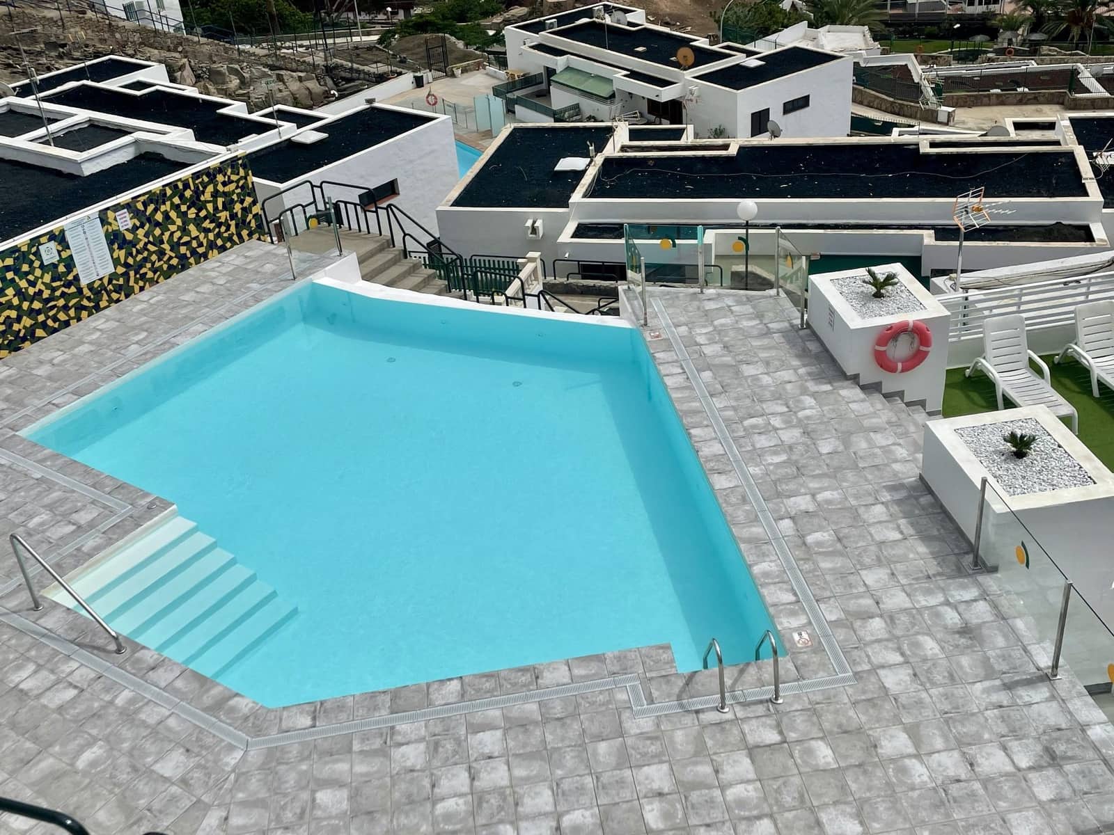 1 sovrum Lägenhet för semesterbostäder i Puerto Rico med pool garage - 630 € (Ref: 8289102)