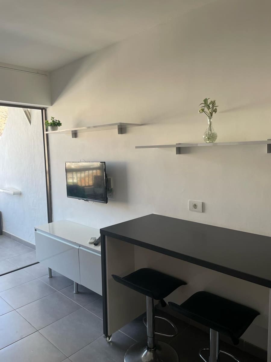 1 sovrum Lägenhet för semesterbostäder i Puerto Rico med pool garage - 630 € (Ref: 8289102)