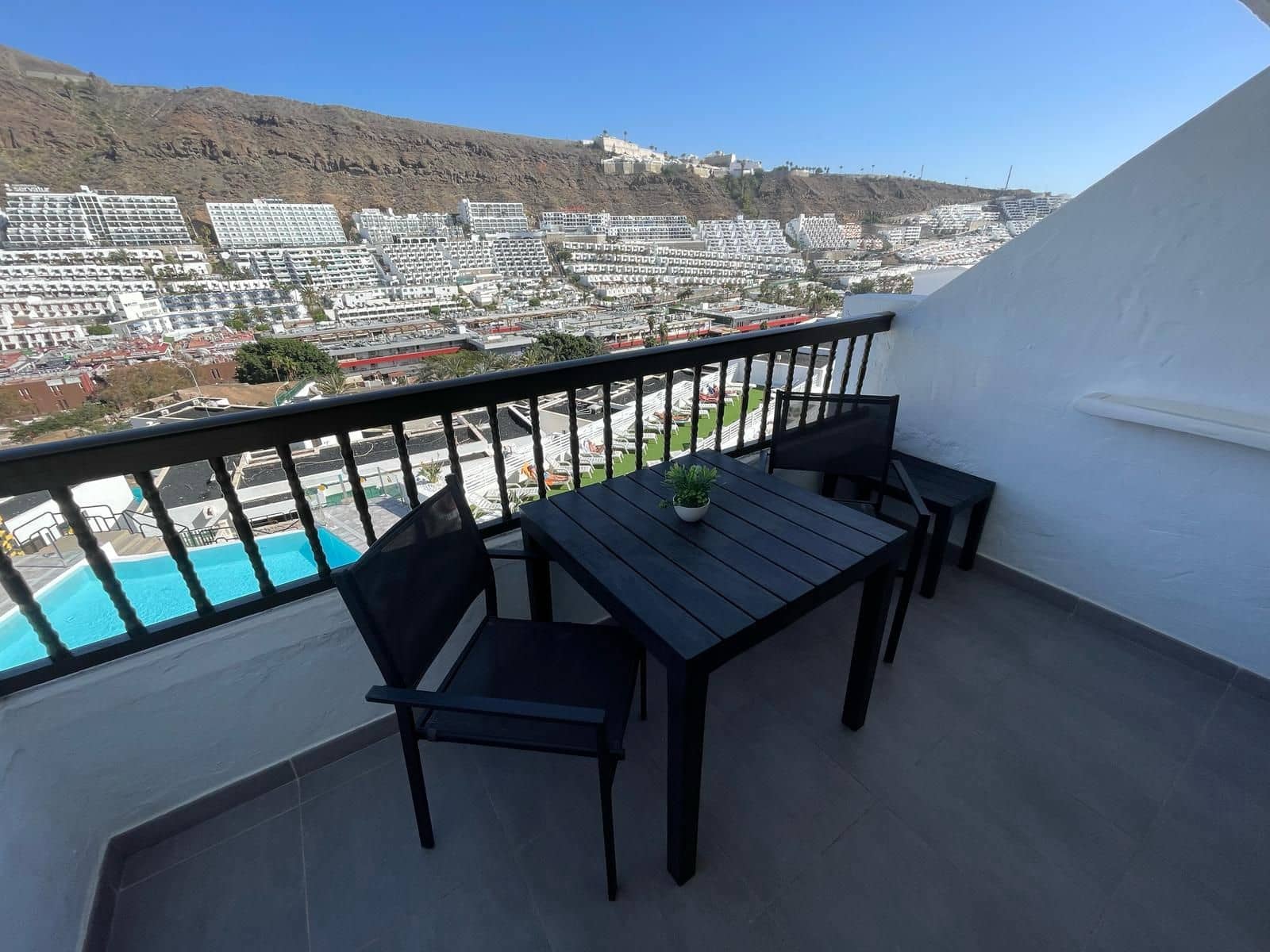 1 sovrum Lägenhet för semesterbostäder i Puerto Rico med pool garage - 630 € (Ref: 8289102)