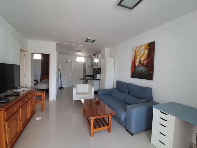 Apartamento de 2 habitaciones en Playa del Inglés, San Bartolomé de Tirajana en alquiler con piscina - 1.300 € (Ref: 8302561)