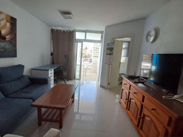 Apartamento de 2 habitaciones en Playa del Inglés, San Bartolomé de Tirajana en alquiler con piscina - 1.300 € (Ref: 8302561)