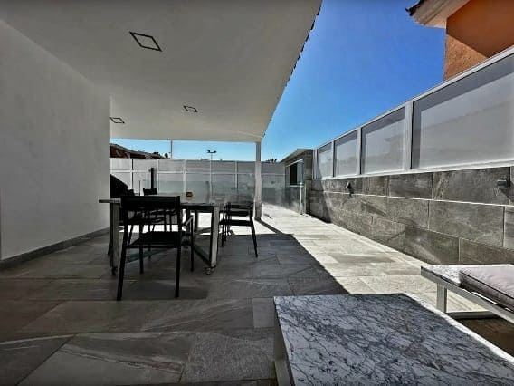 5 sovrum Villa till salu i Sonneland med pool garage - 695 000 € (Ref: 8743022)