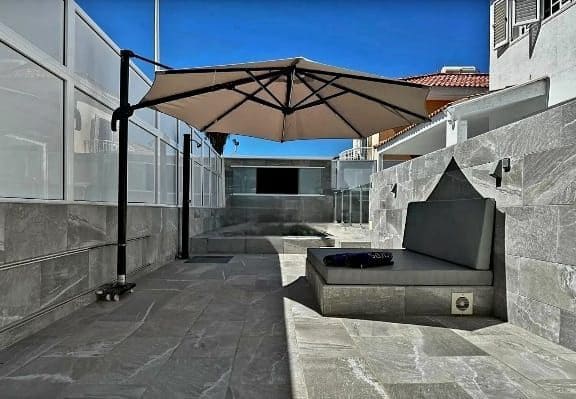 5 soveværelse Villa til salg i Sonneland, San Bartolomé de Tirajana med swimmingpool garage - € 695.000 (Ref: 8743022)