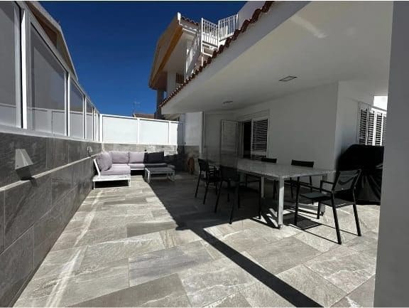 5 sovrum Villa till salu i Sonneland med pool garage - 695 000 € (Ref: 8743022)