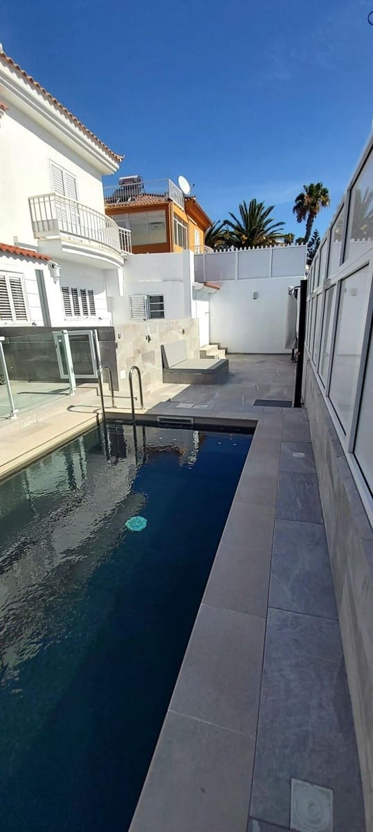 5 sovrum Villa till salu i Sonneland med pool garage - 695 000 € (Ref: 8743022)