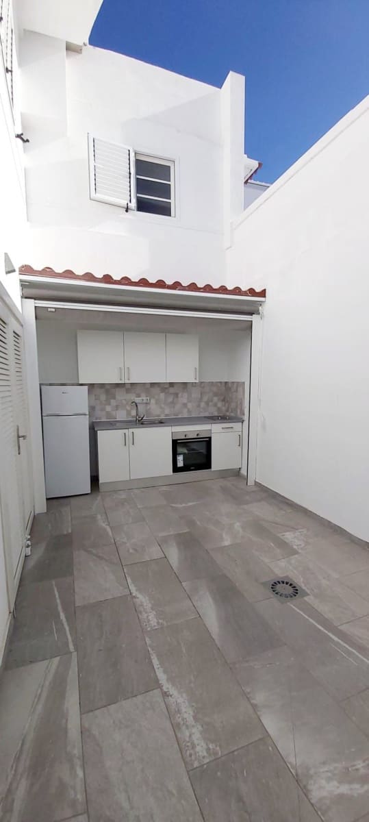 5 sovrum Villa till salu i Sonneland med pool garage - 695 000 € (Ref: 8743022)