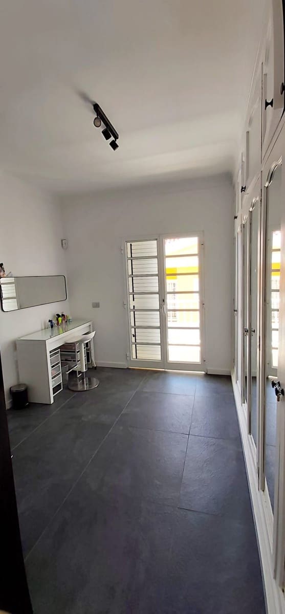 5 sovrum Villa till salu i Sonneland med pool garage - 695 000 € (Ref: 8743022)