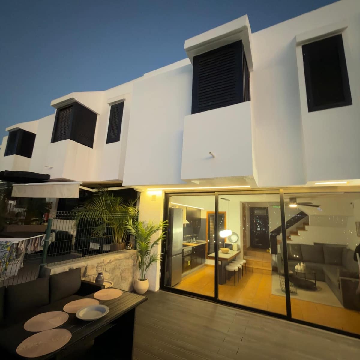 2 bedroom Townhouse for sale in Puerto Rico with pool - € 480,000 (Ref: 8978508)