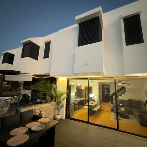 2 makuuhuone Omakotitalo myytävänä paikassa Puerto Rico, Mogán mukana uima-altaan - 480 000 € (Ref: 8978508)