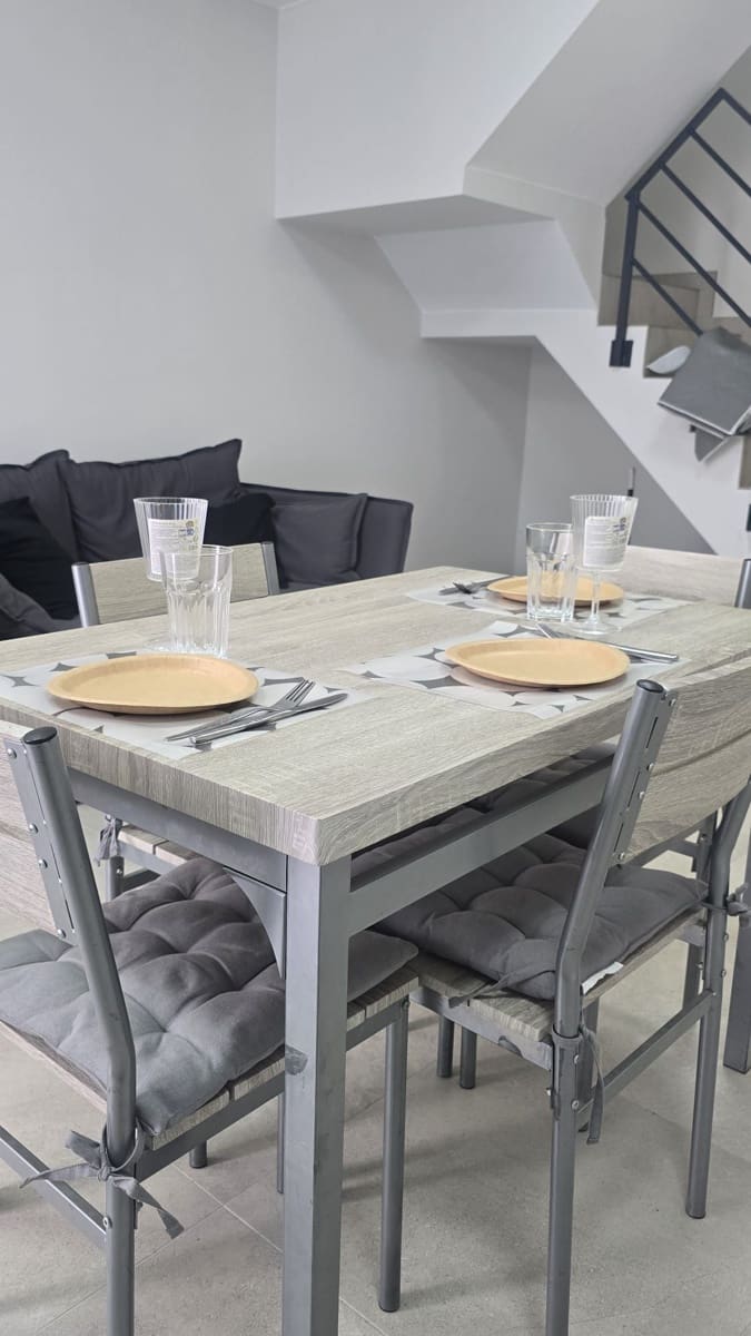 2 soverom Hus til leie i Las Palmas de Gran Canaria med garasje - € 1 250 (Ref: 9148953)